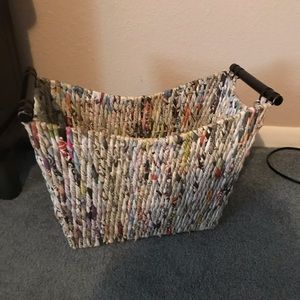Waste basket or book storage
